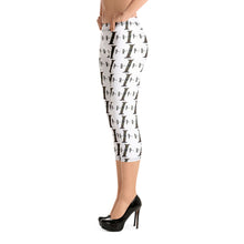 Load image into Gallery viewer, IRAP Camo Capri Leggings